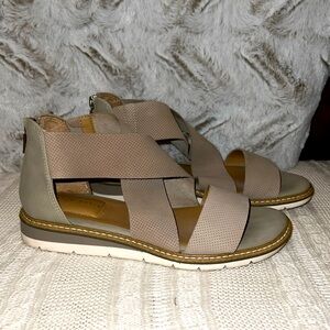 Kelly & Katie sandals